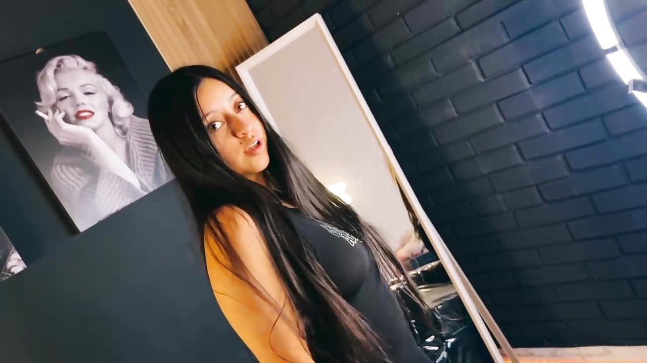 ✨ - video by Bella1126 cam model