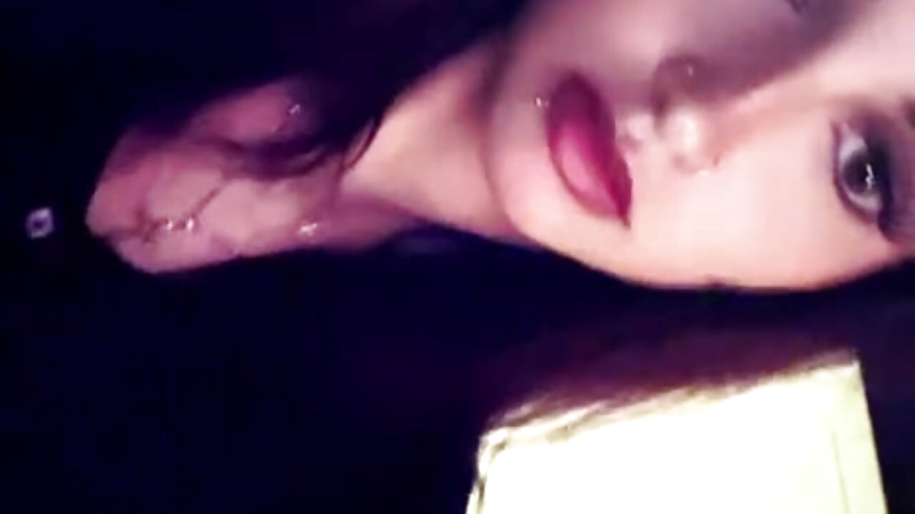 🥰 - video oleh SophieSkyeX kamera model