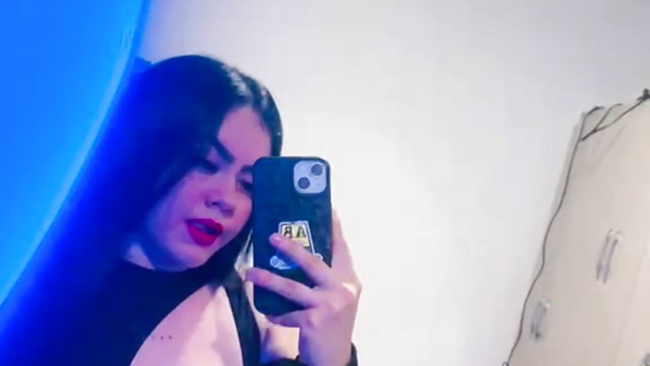 🍒 Forbidden Frames - video by Arielle_Sanz cam model