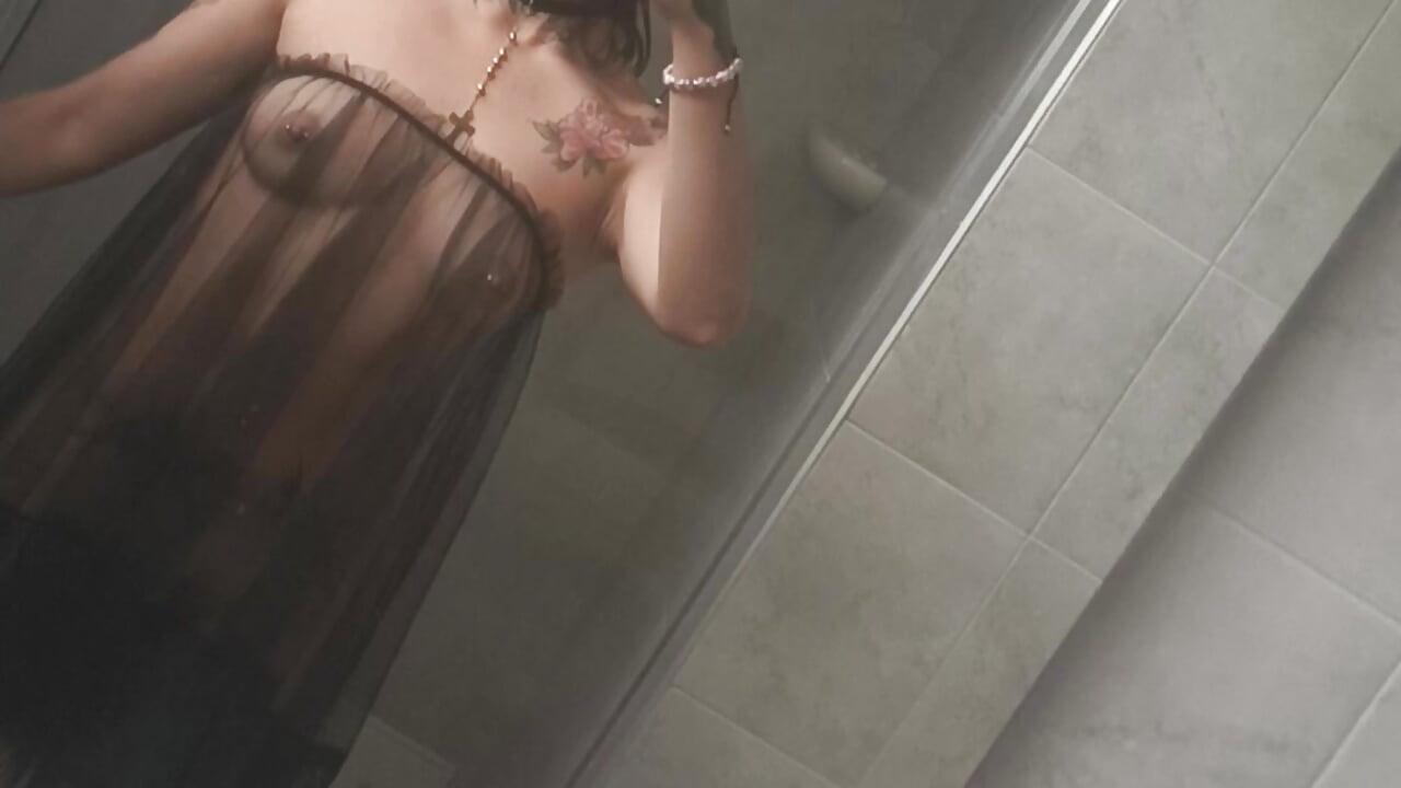 profile - video by Isabella_laska cam model