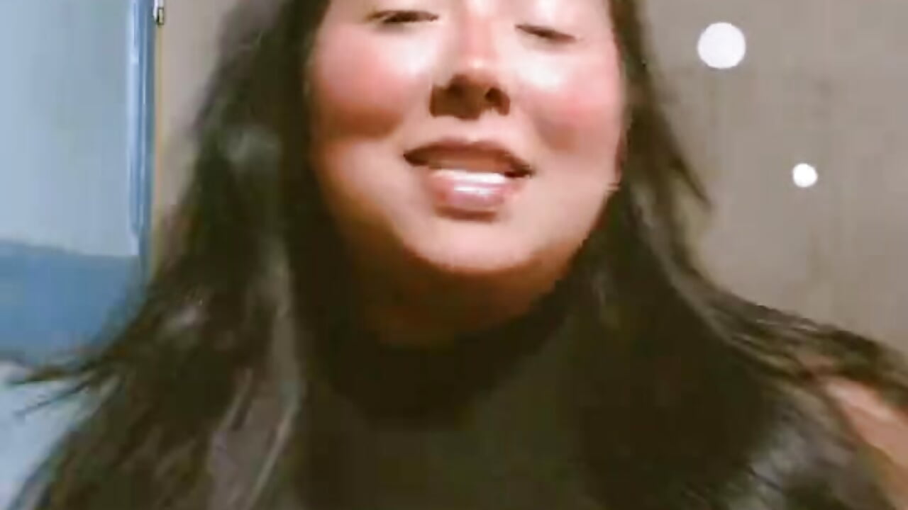 Music 🎶 - vídeo de la modelo de cam Piel_canela_1