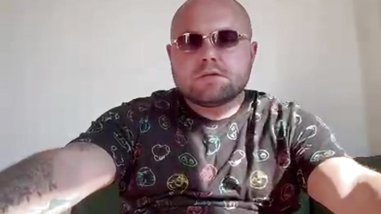 Playin at Home - vidéo du modèle de showcams DavidInLove
