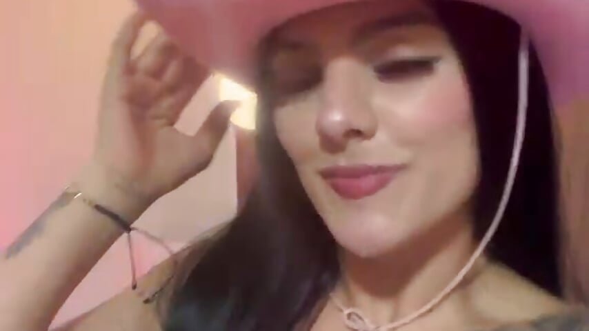 A cowgirl ready to play hehe - video by AitanaOrtiz cam model