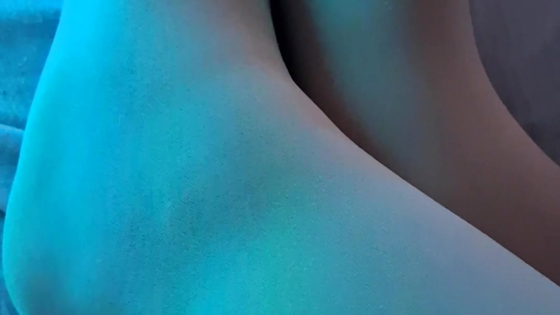 Piedini con collant color carne da leccare - video van KissDea cam-model