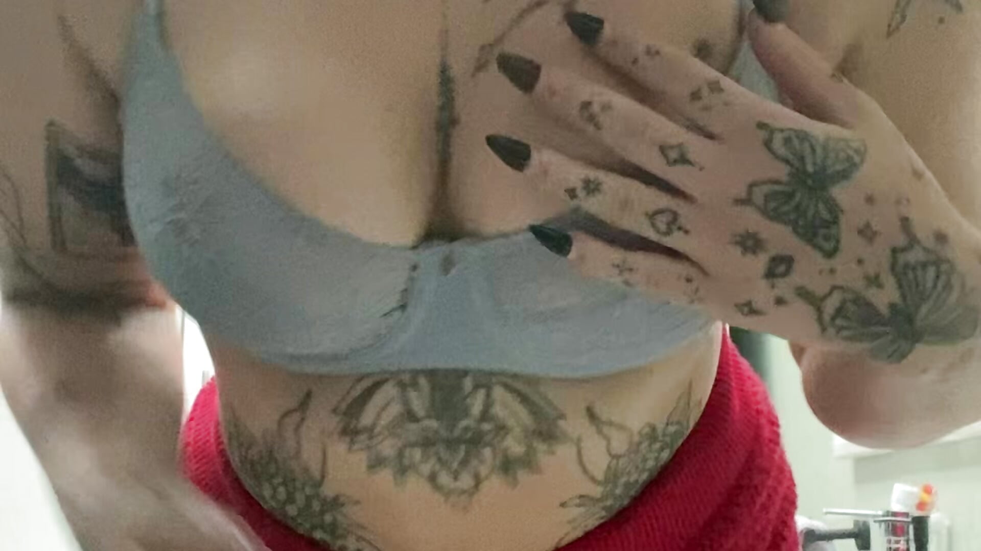 SFW TATTOO REVEAL - วิดีโอโดย INKEDKITTY13