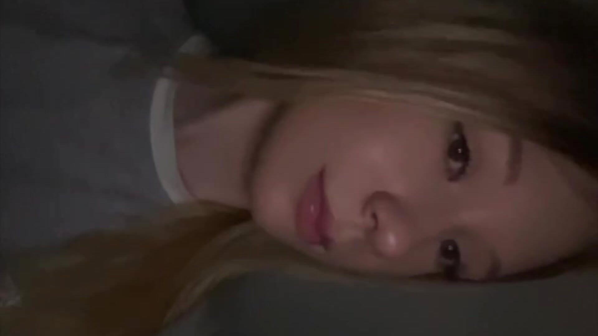 lipsing👅 - video by millie_pops cam model