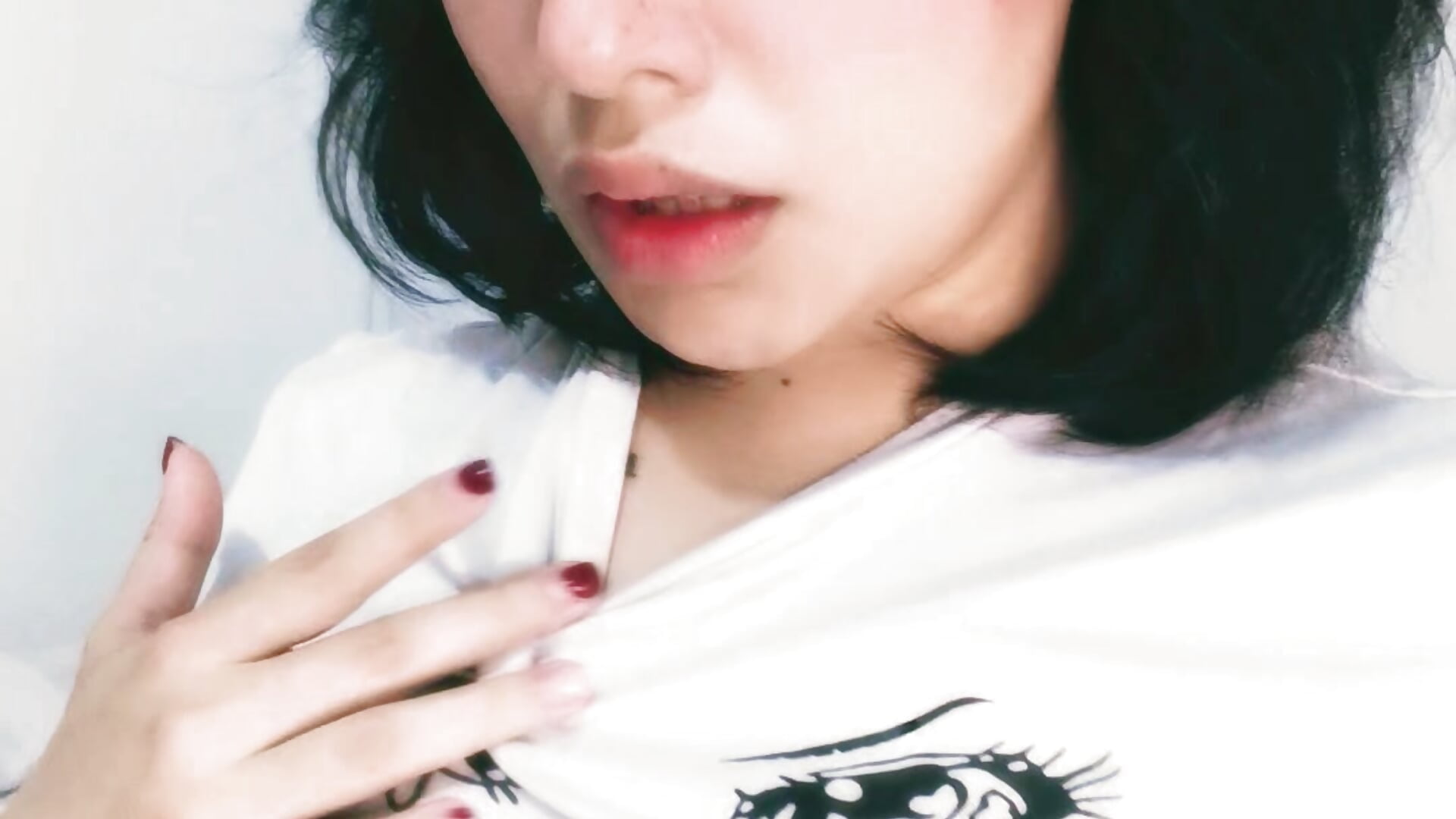 Give me a part of you 🔥 – video od webkamerové modelky _Alele_