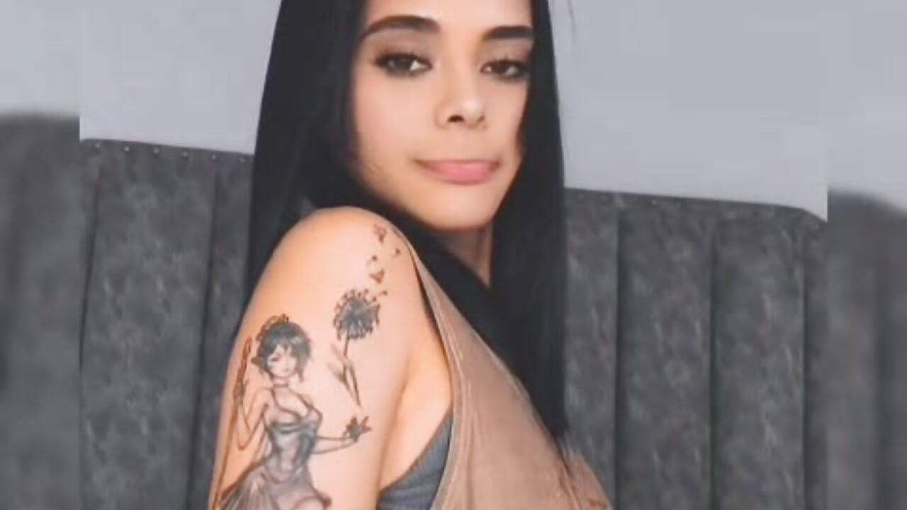 🦄 - MhiaSweet adlı kamera modelinin videosu