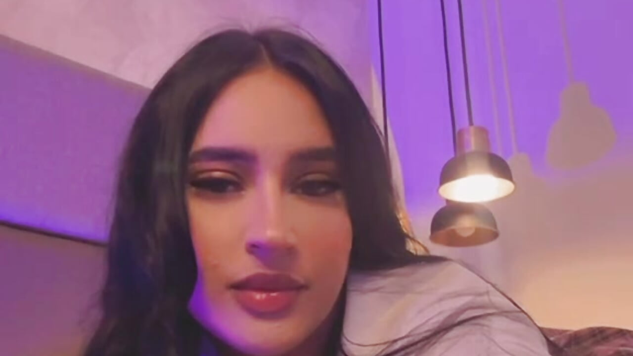 Emily🌸 – видео вебкам-модели Emily_444