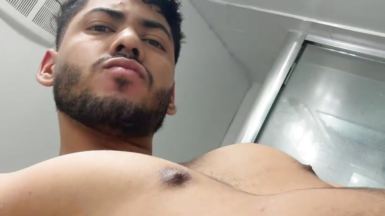 [8 Oct 23:43] Public Show – video af Karimfucku cam-model