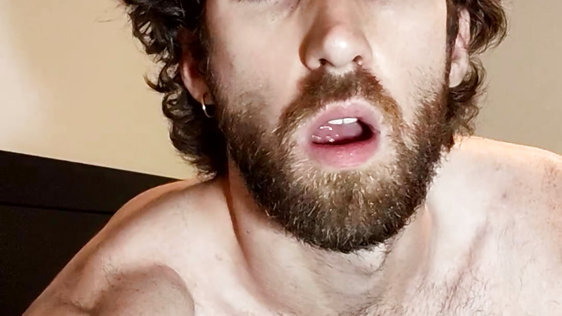 Classy ➜ Cum Pillow Fuck