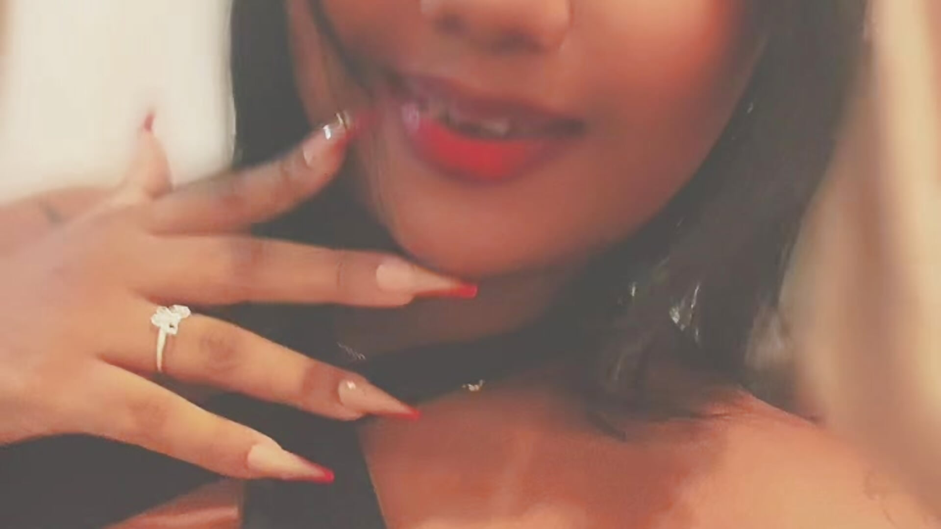 v1c044g50000db4p3ofog65n2lsktqe0 - video od modelky/modela neguynhaa