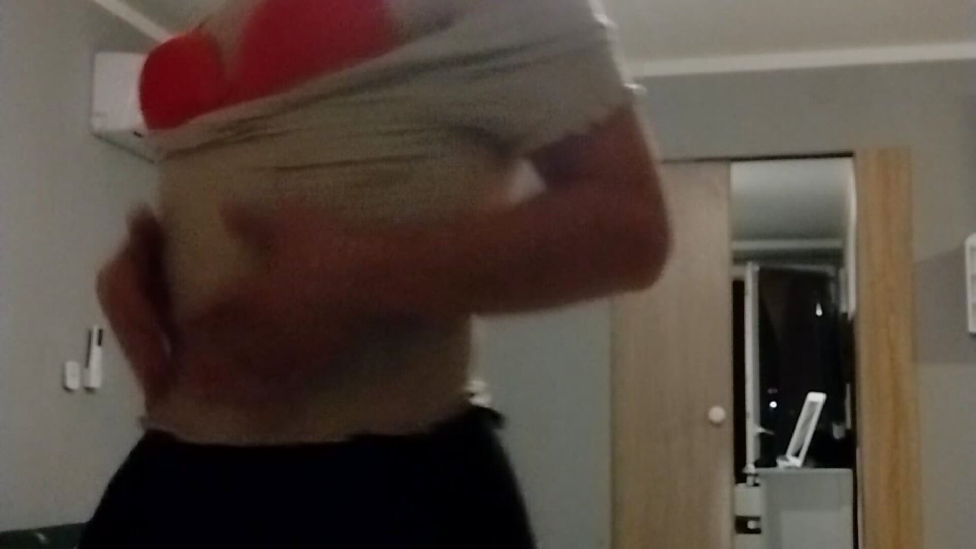 VID_20261013_043332181 - Video von Troxino Cam-Model