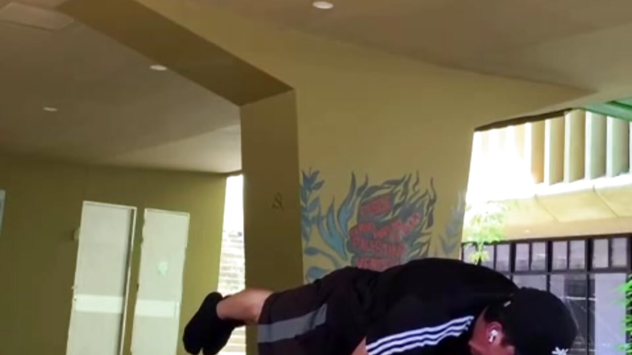 Look My Skils - video oleh Austin_muscle kamera model