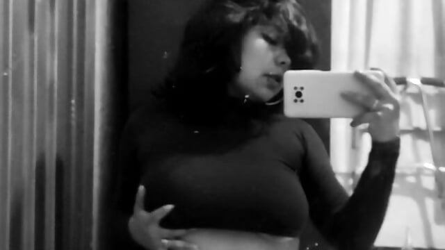 Today I don't come to attract attention... just to be seen calmly. – video korisnika Atenea_1126