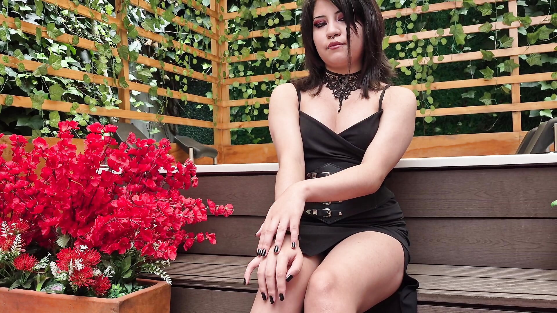 Hello - video oleh Daka_morgan kamera model