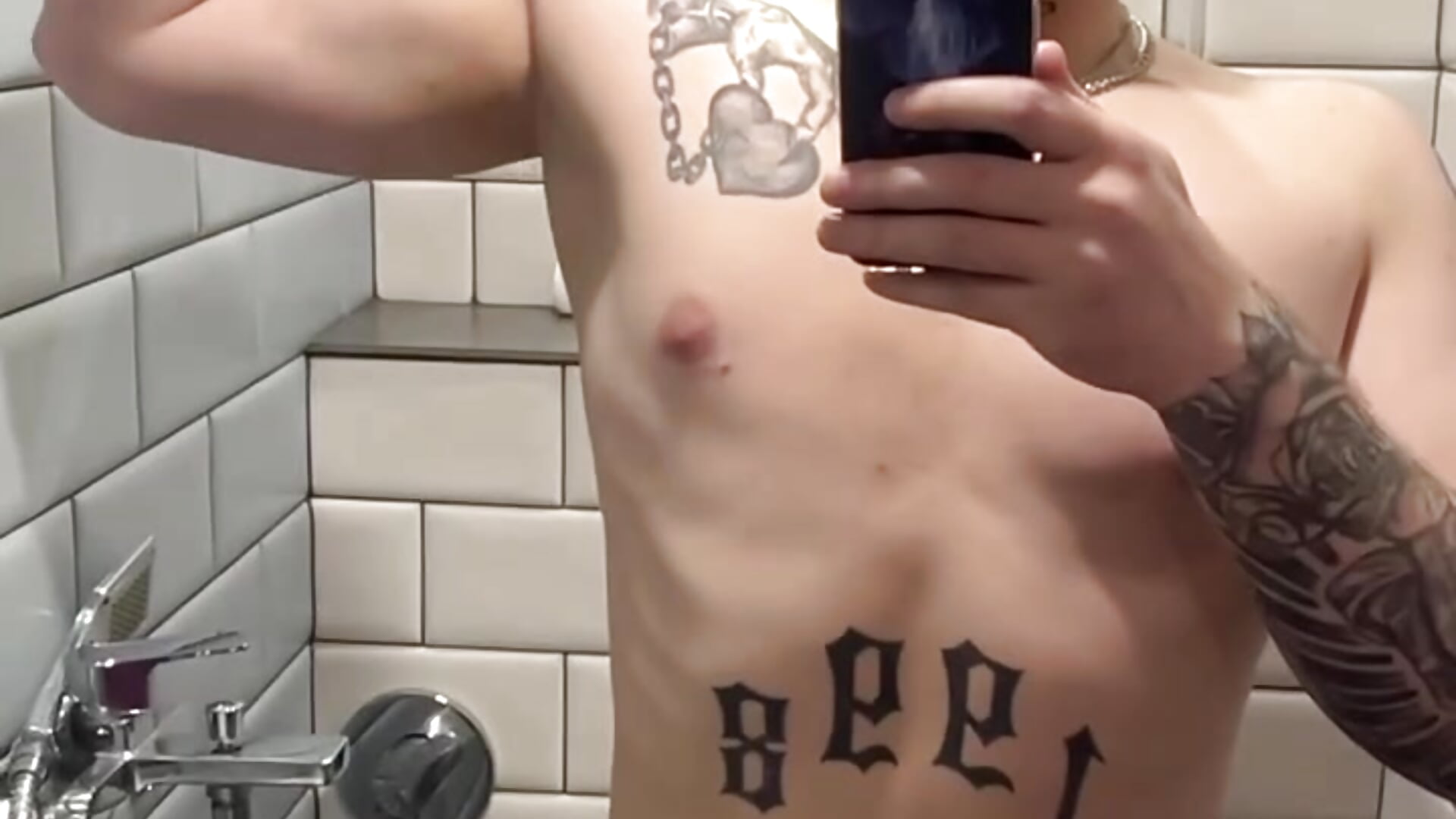 hello:) - Vídeo de HotVanee