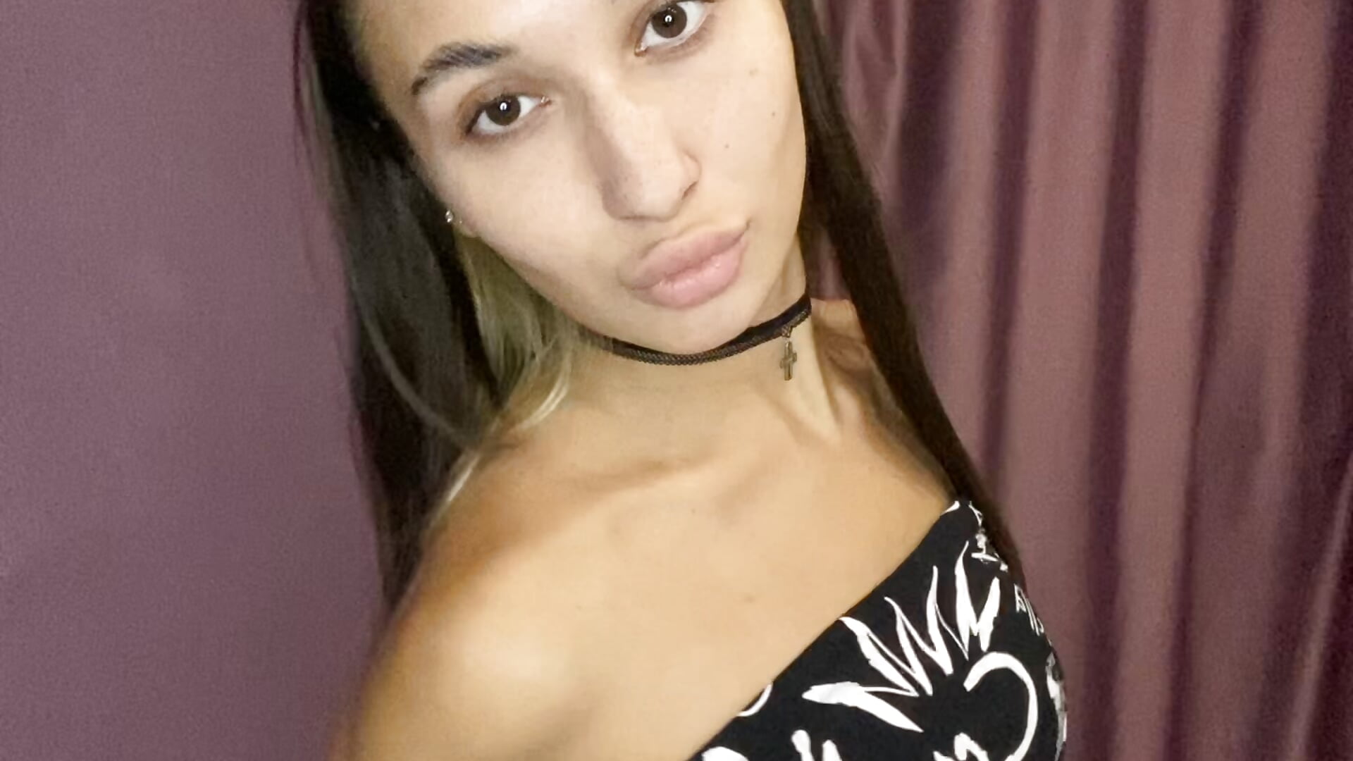 💗 – video modela na kameri MelodyCarnillo