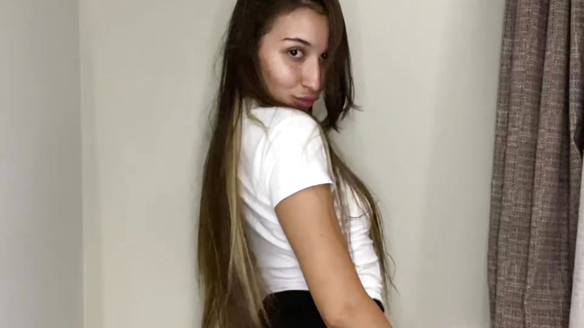 Do you like the way I look today? – video od webkamerové modelky MelodyCarnillo