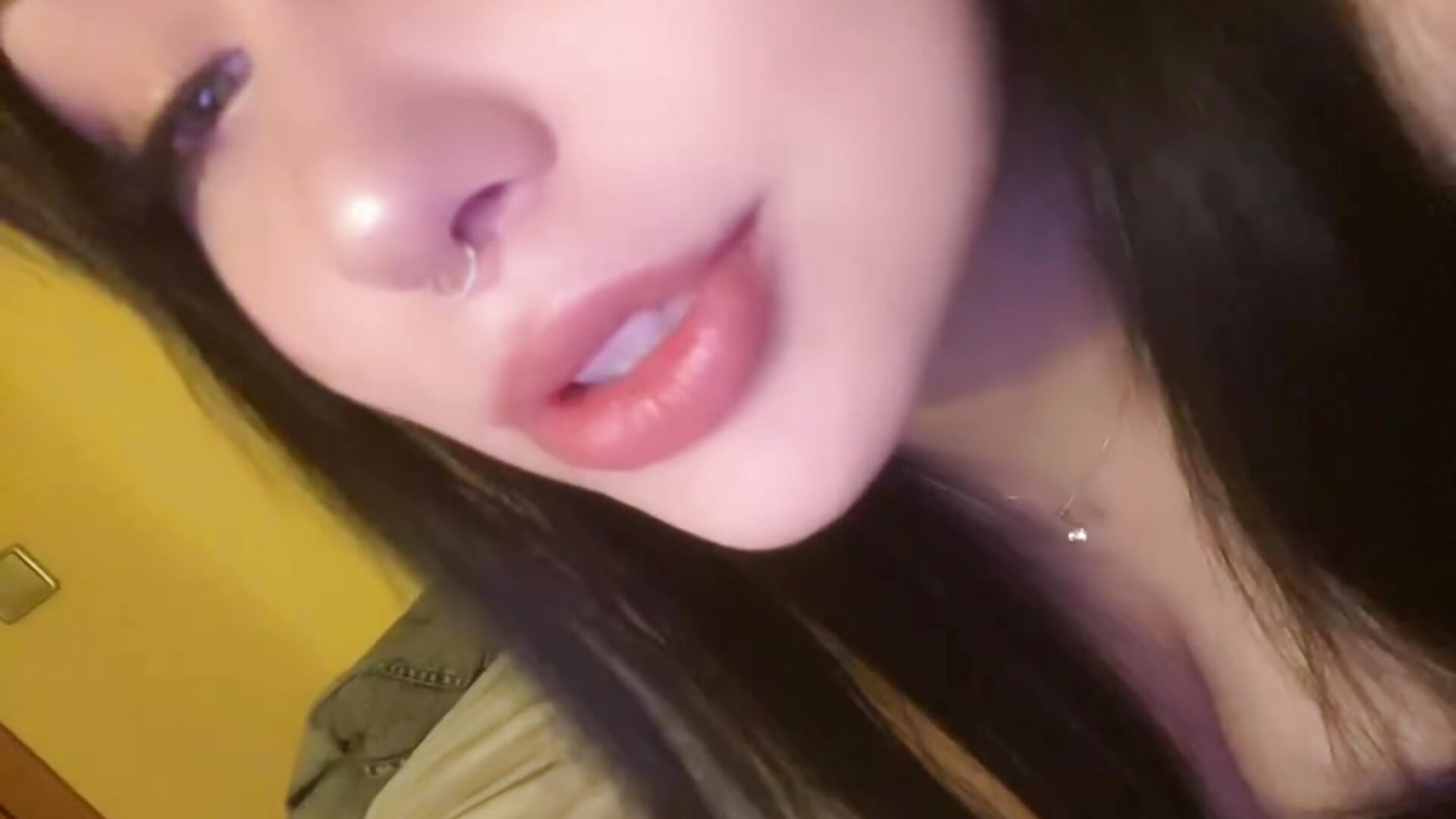 Rich Girl Mood 💸 – video modela na kameri EileenKowalske