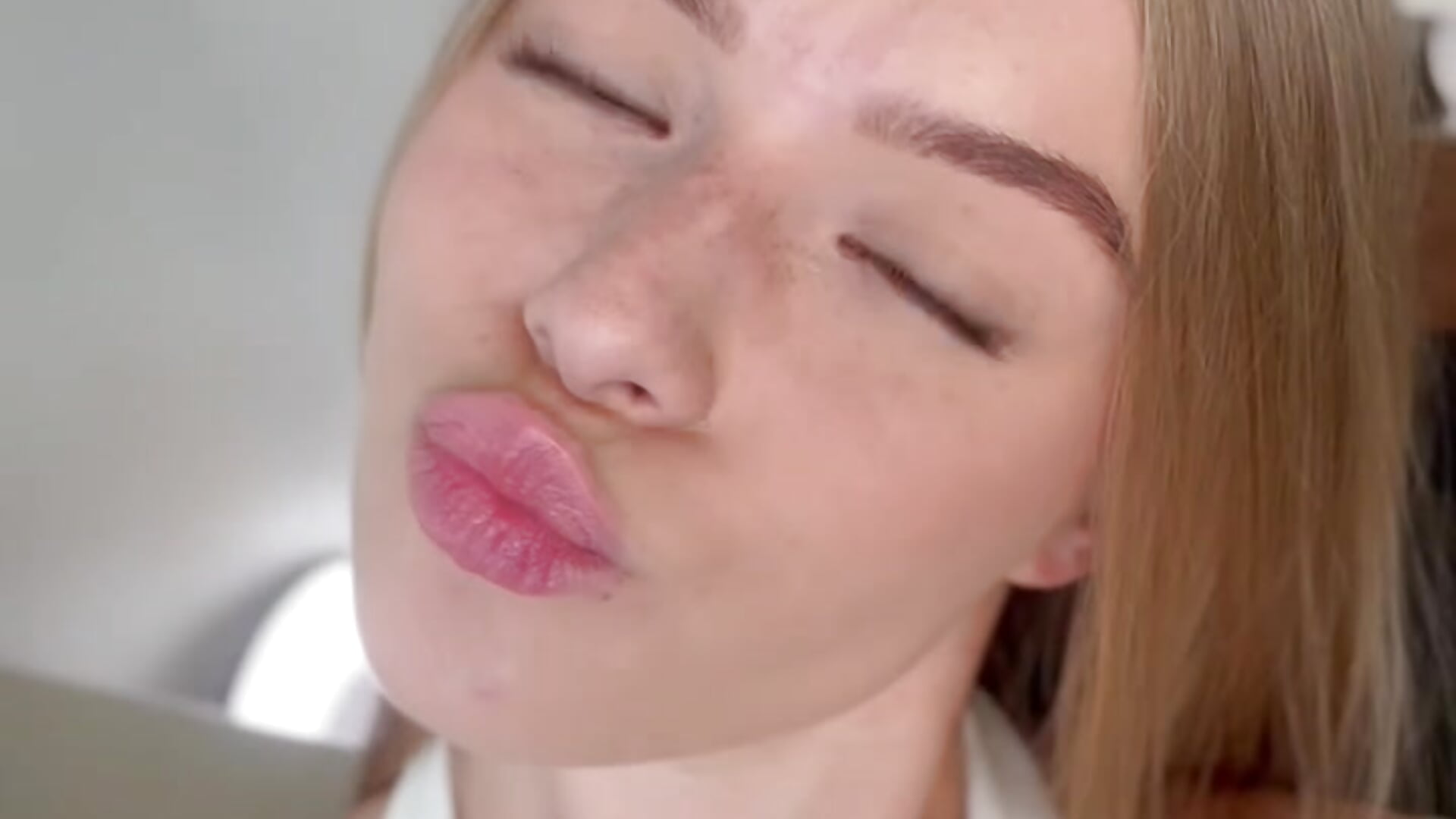try to succumb to my beauty ✨ - video by EnriquetaThomley cam model