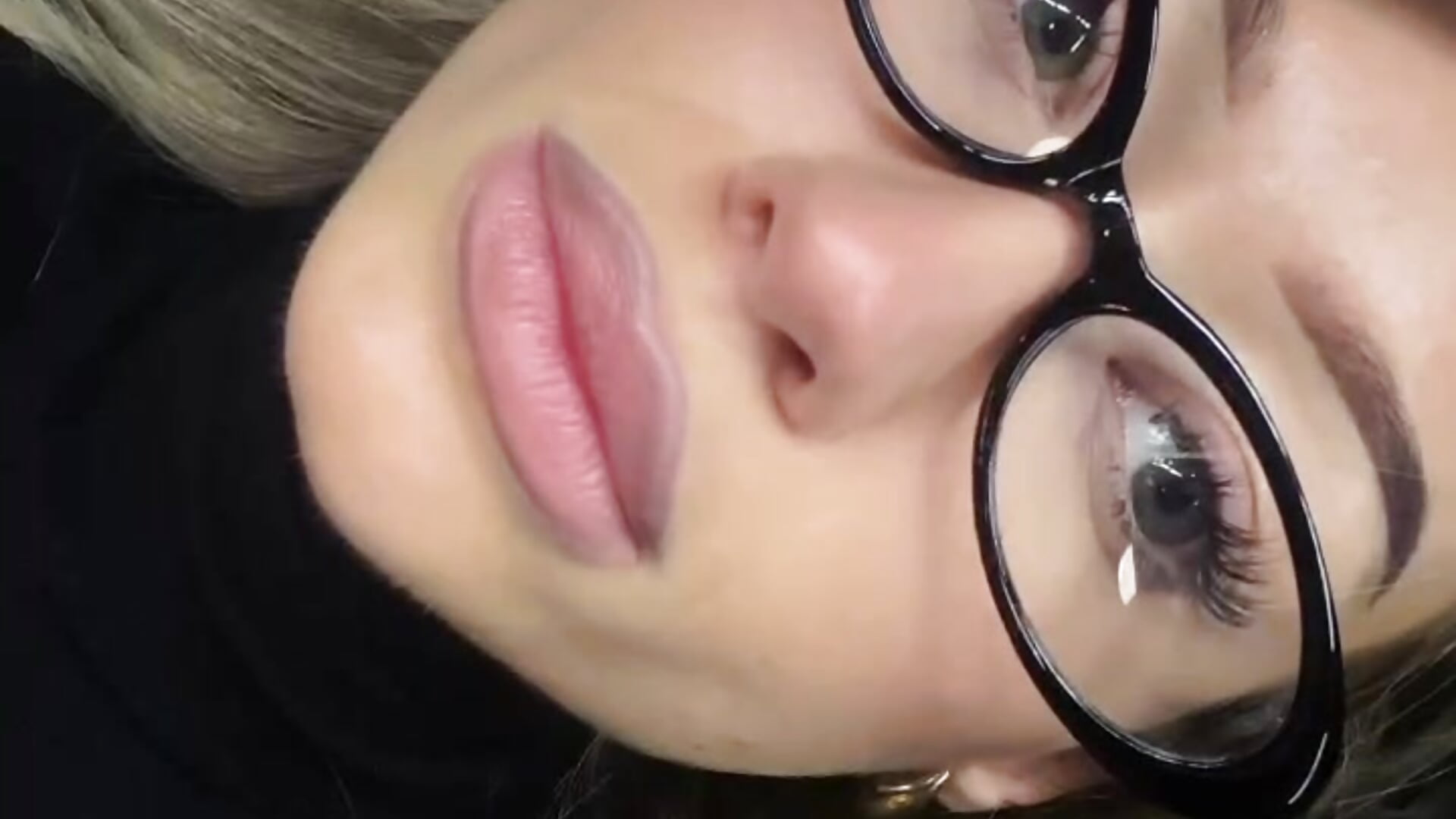Me in glasses - video od modelky/modela AngelynFusi