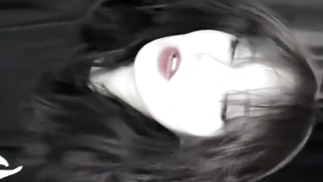 first video here – video af meowkiten cam-model