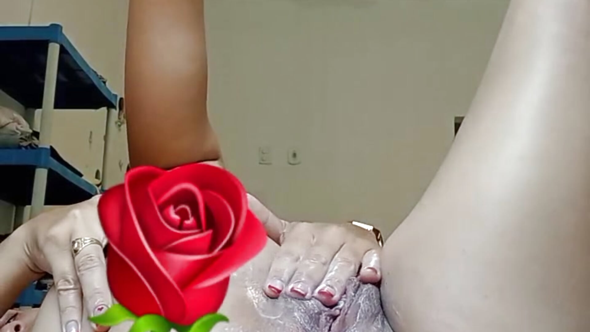 Vídeo botandome limones em mi culo - video by chiquitagostosa