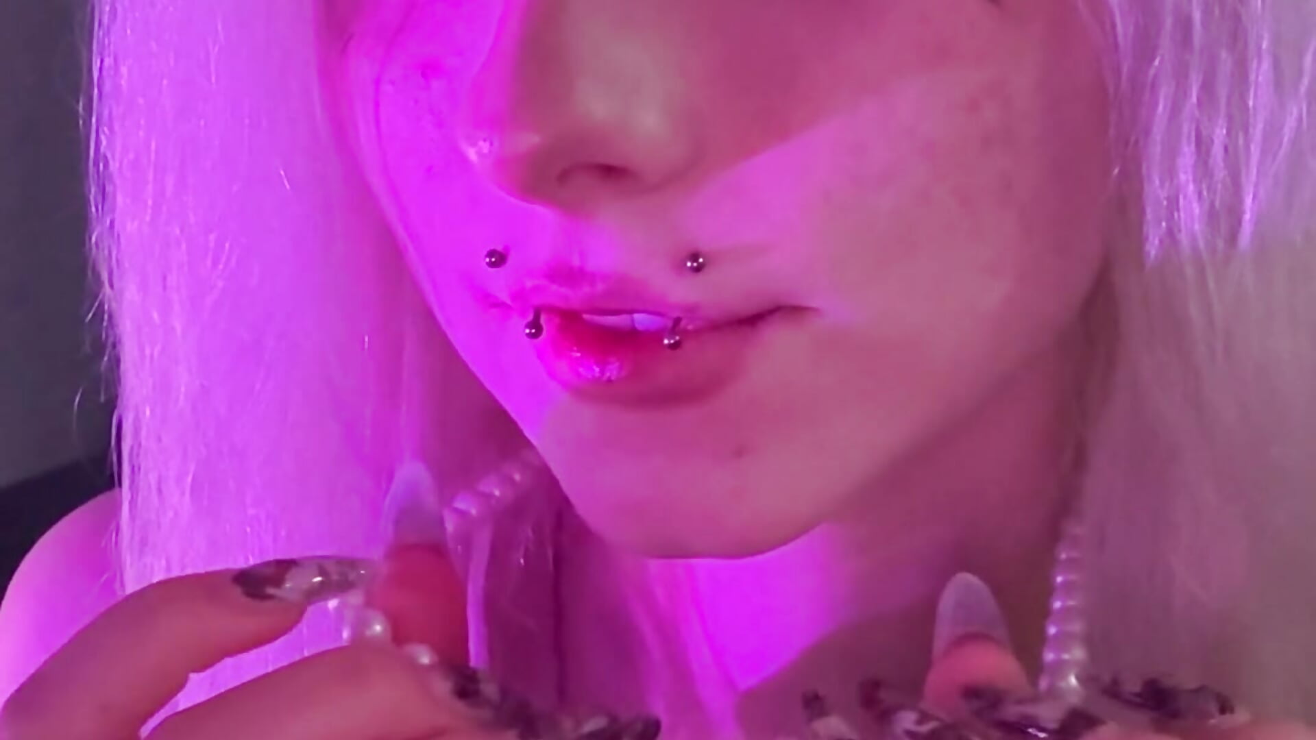 ACMR– PaleSuccubus kameramodell videója