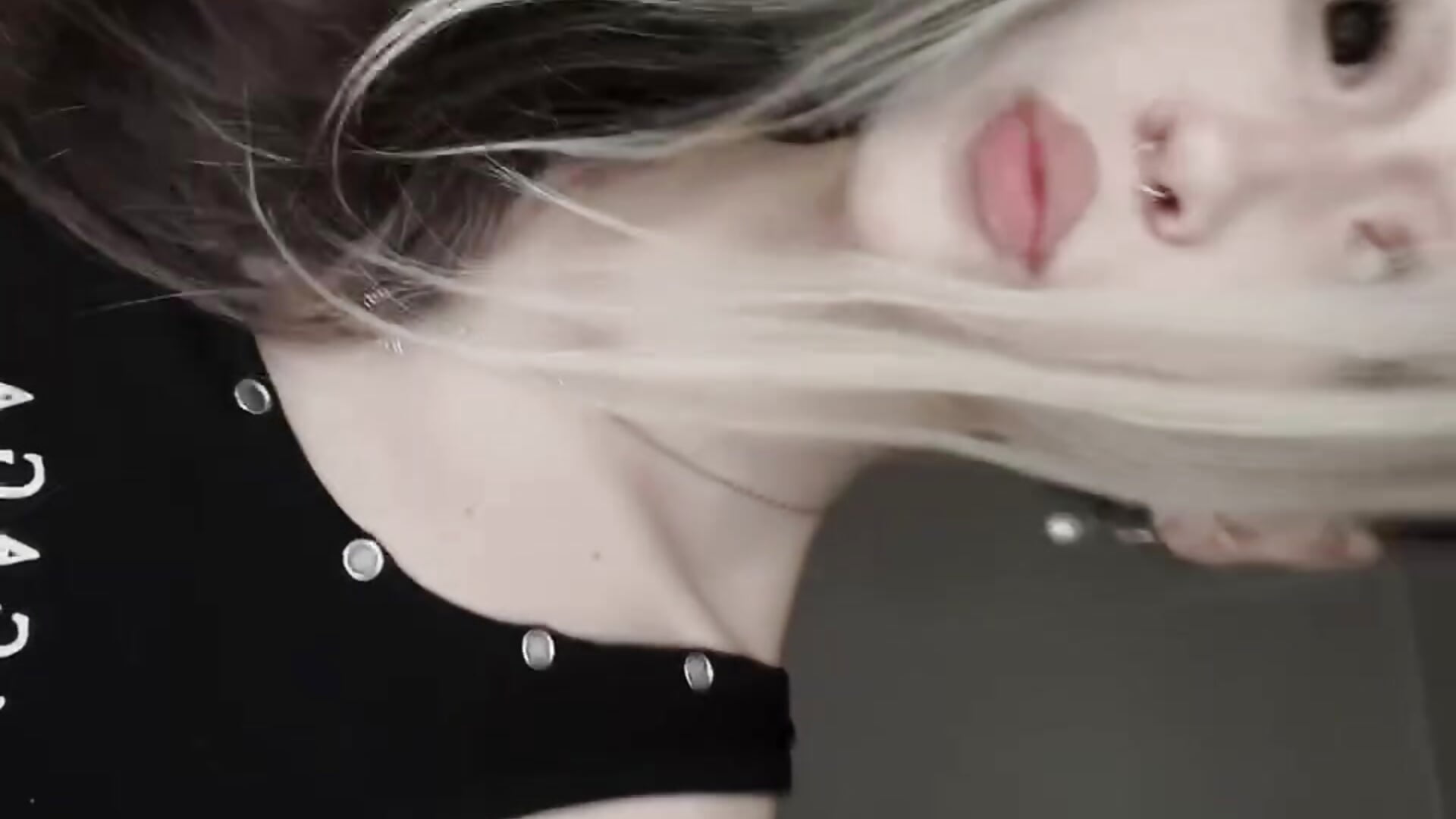 IPhone dropped - video by BlairTauzin cam model