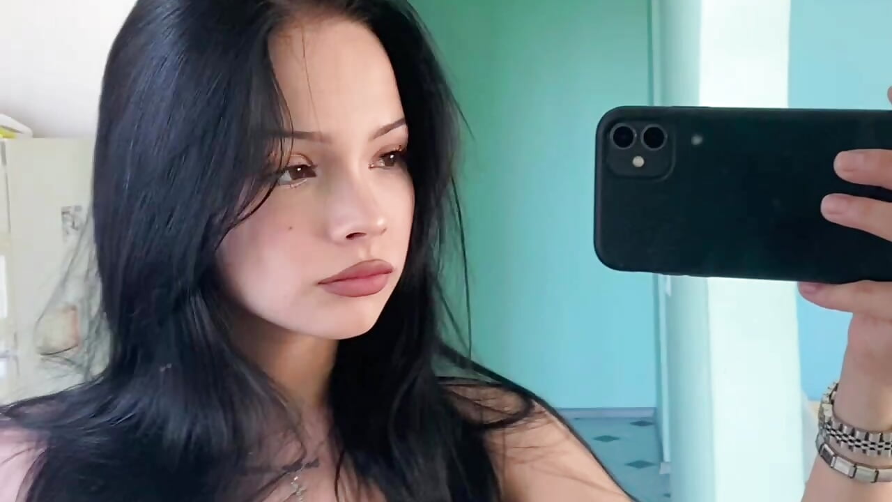 I'm making eyes at you - Vídeo de Shy_bunnyyy, modelo de vídeos