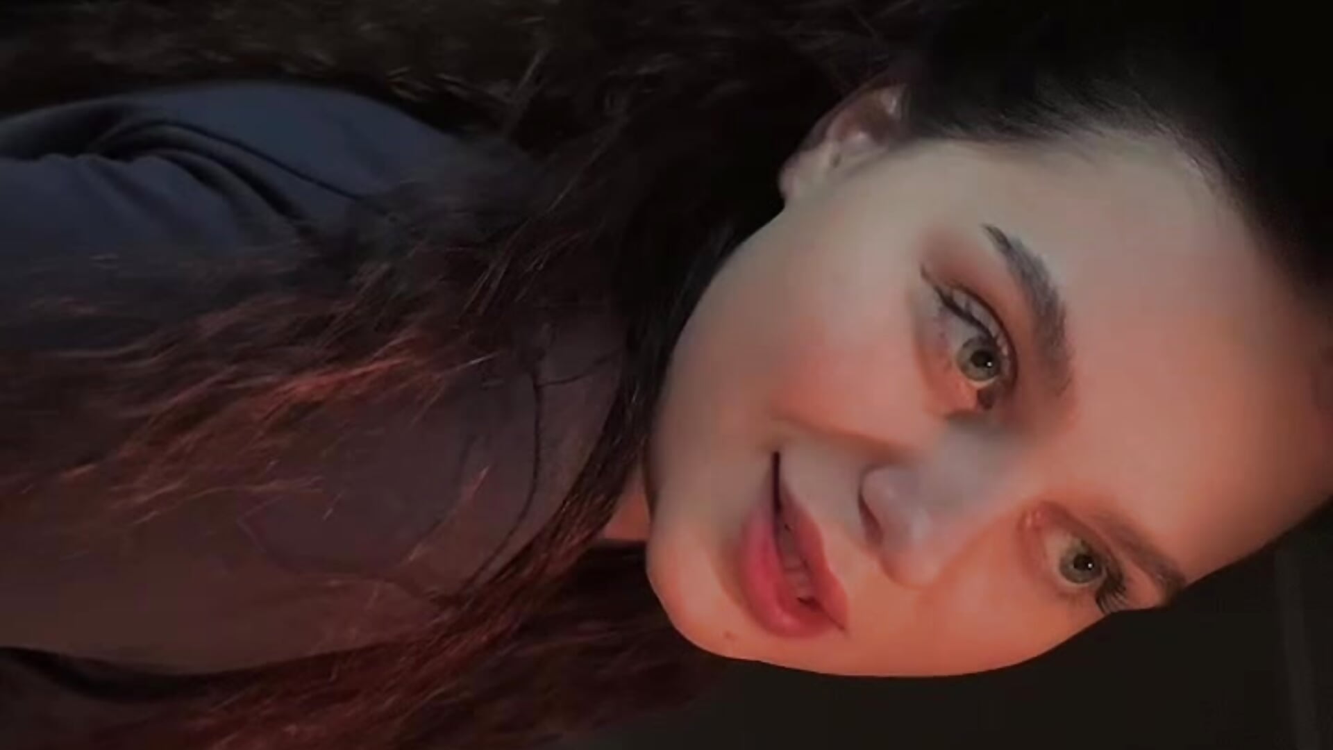 <3 - video oleh model kamera AlveraVolpert