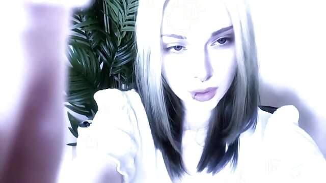 Come closer, Darling!