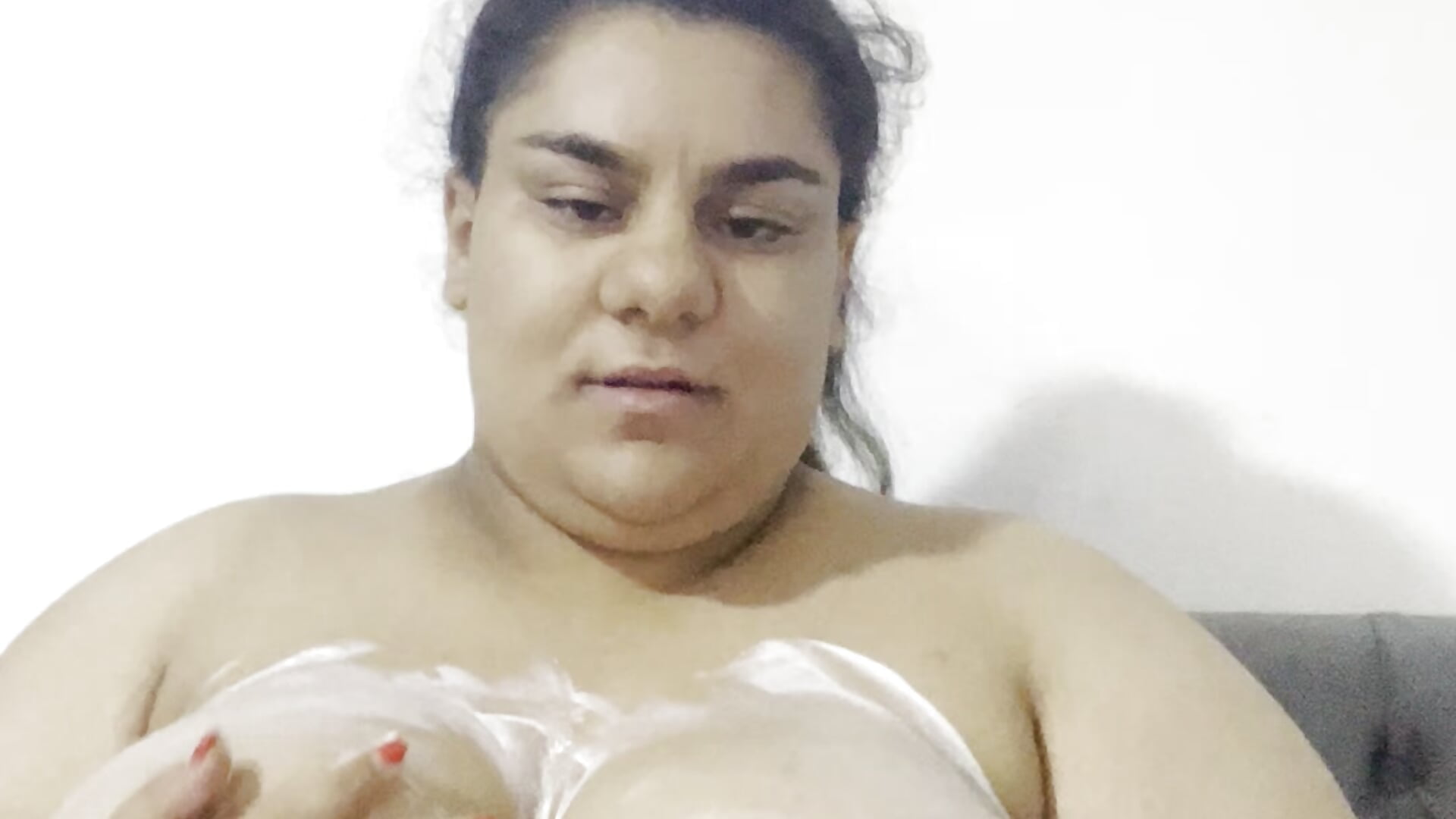 moisurising my tits — filmik YourCurvyFantasy