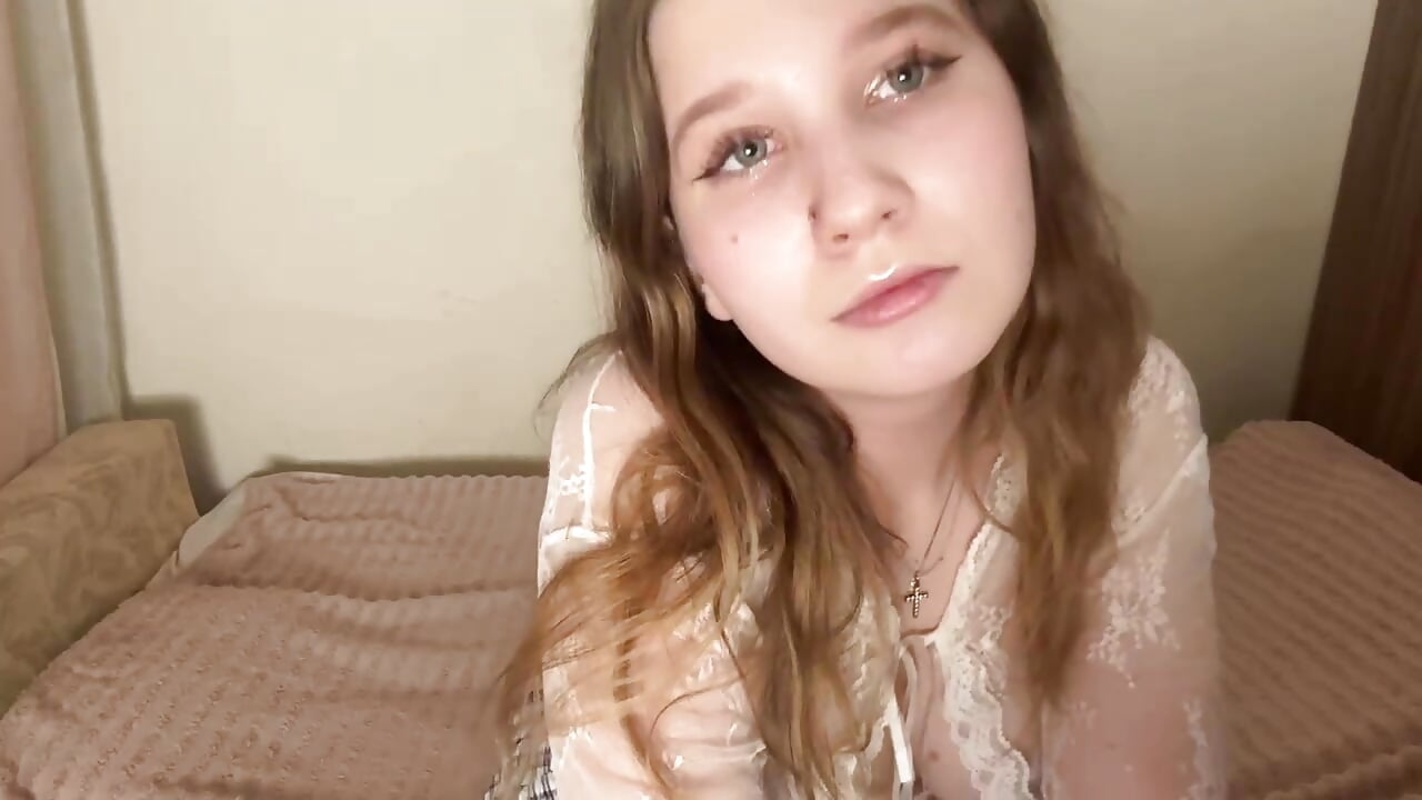 Will you come closer to me? - clip cu LucyBlairr model videochat