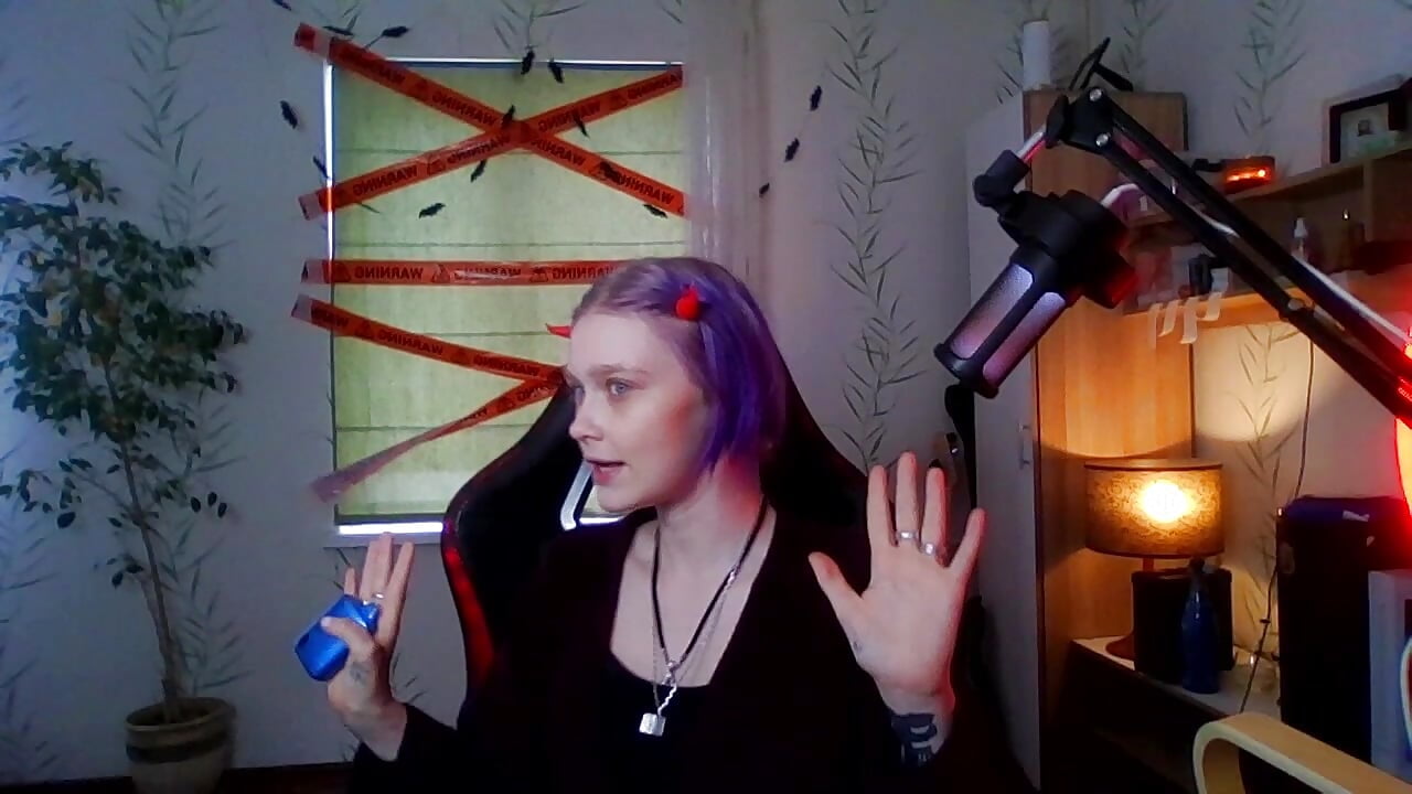 A little demon threatens a terrifying Halloween. - video by kinyakim cam model