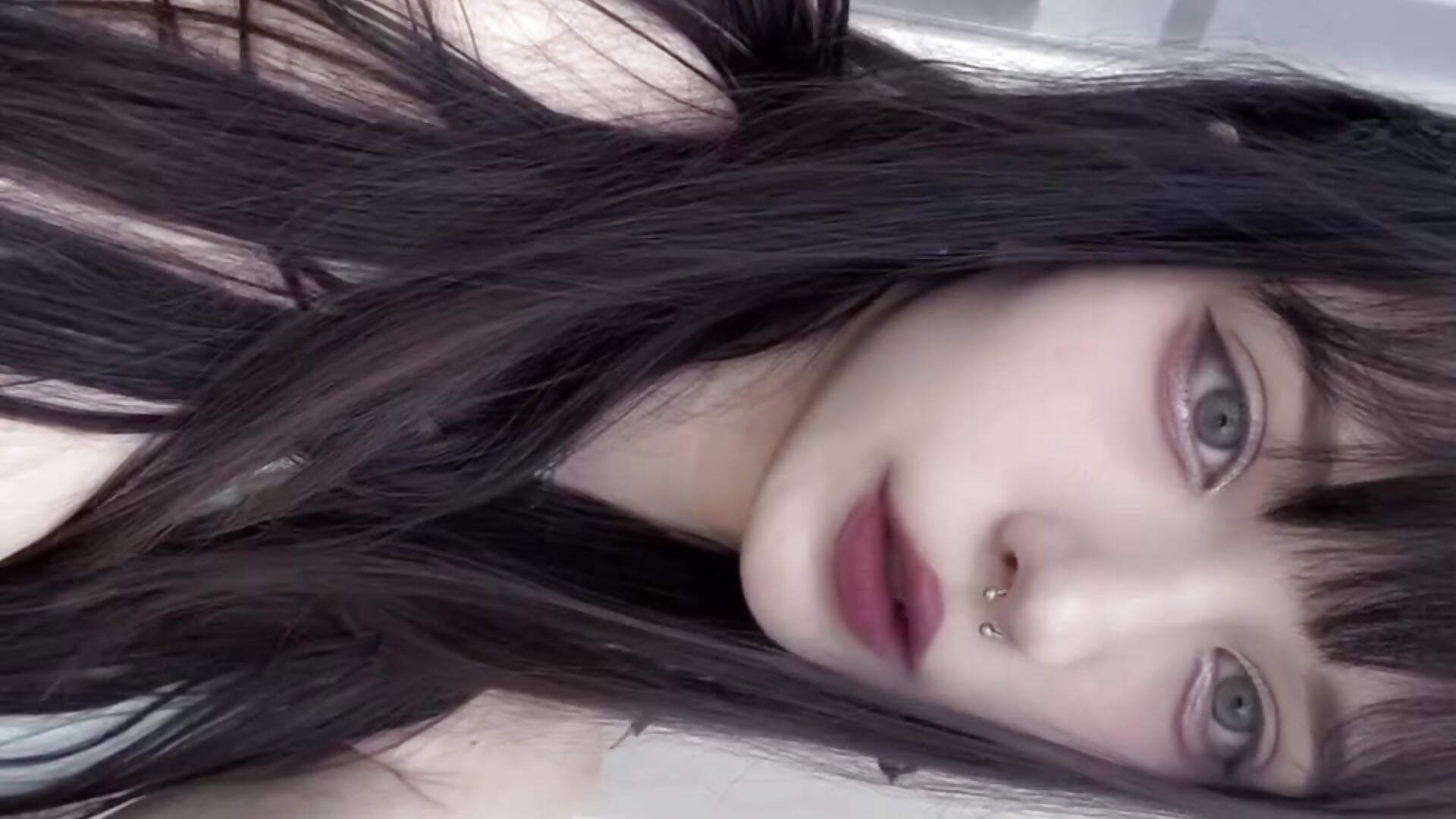 meow - video od modelky/modela GeniaFiglioli