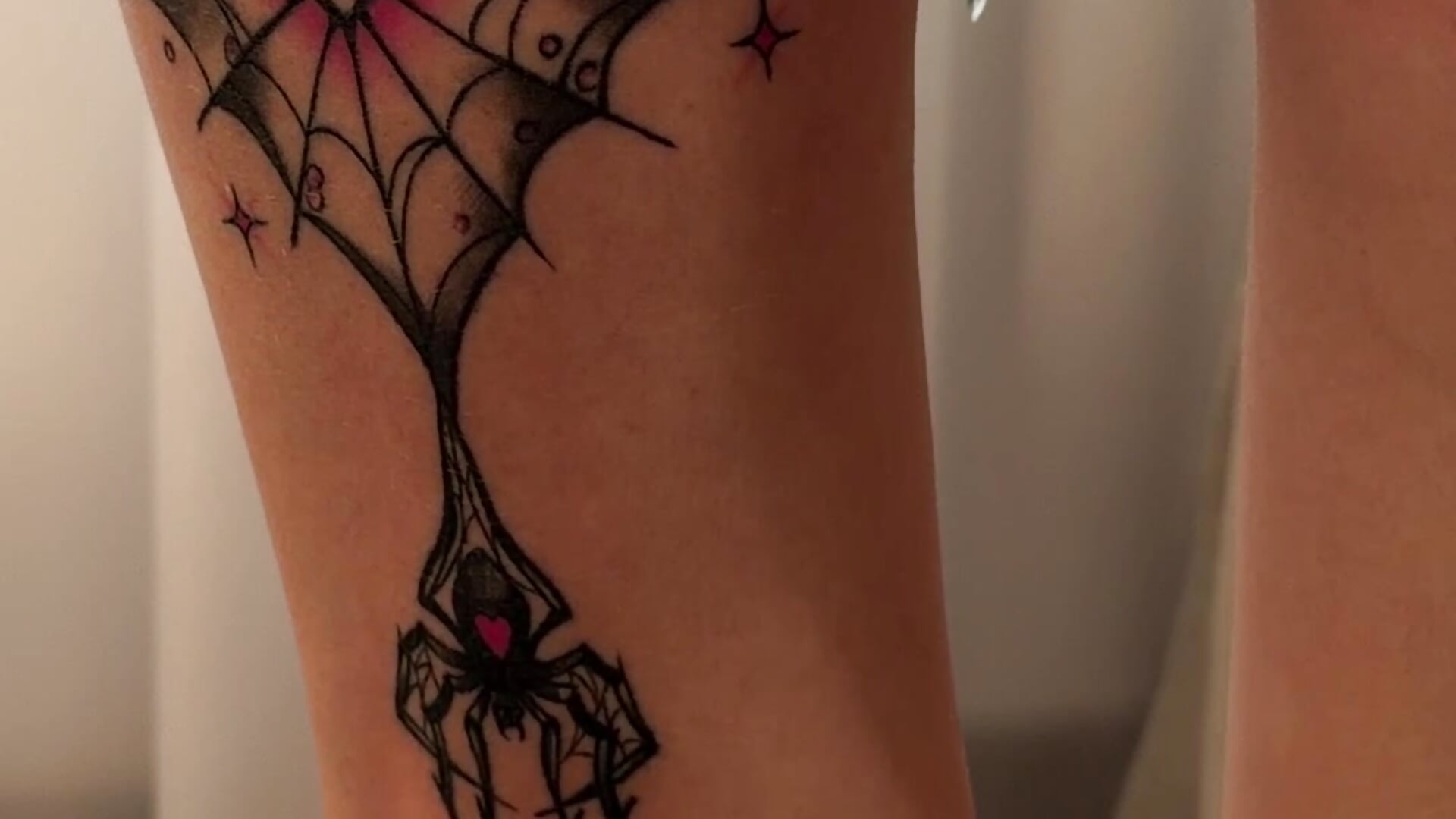Show tattoo - Vídeo de ElizabethLindberg, modelo de vídeos