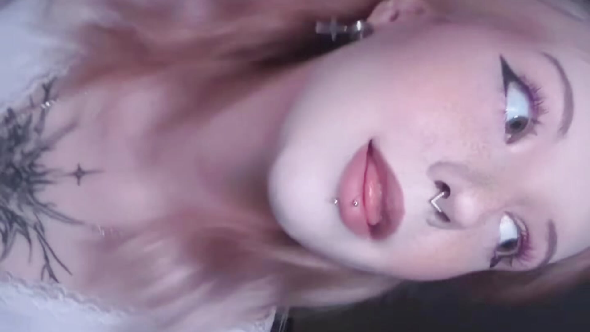 (I'm a little sweet) - video av NellyMars