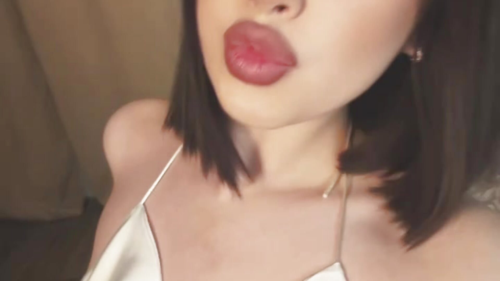 My Sexy body - video by MaudieDeans cam model