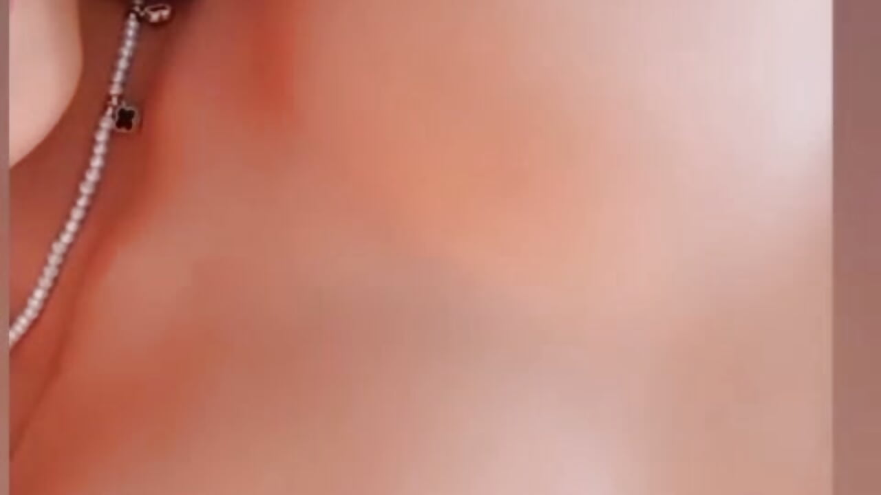 tease my pussy everyday it my fav hobbie - video by SaloSandoval cam model