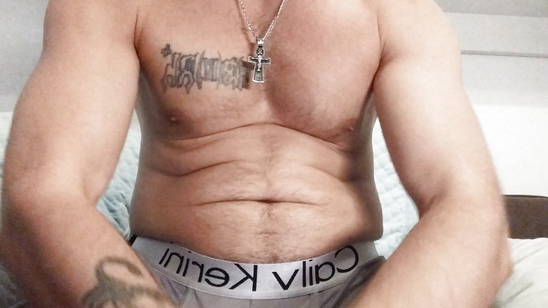 Мускулы - vídeo de la modelo de cam ALEX-BRUTALIN