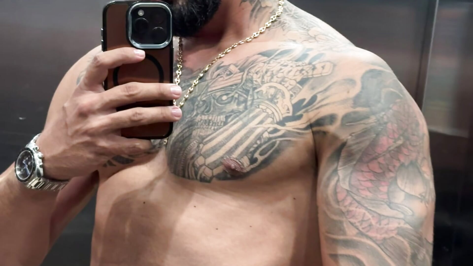 Tatuajes en ascensor – video af angimilf