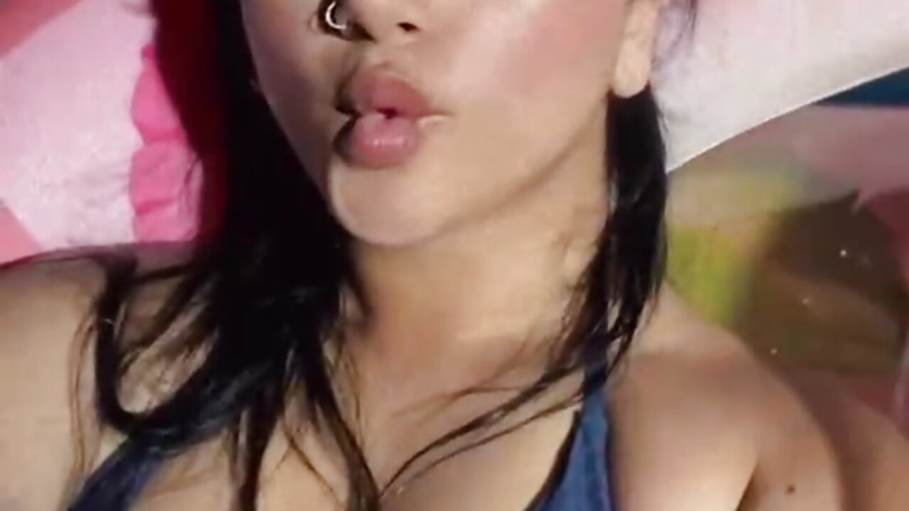 Pool 💘 - video di val_ortizz modella di cam