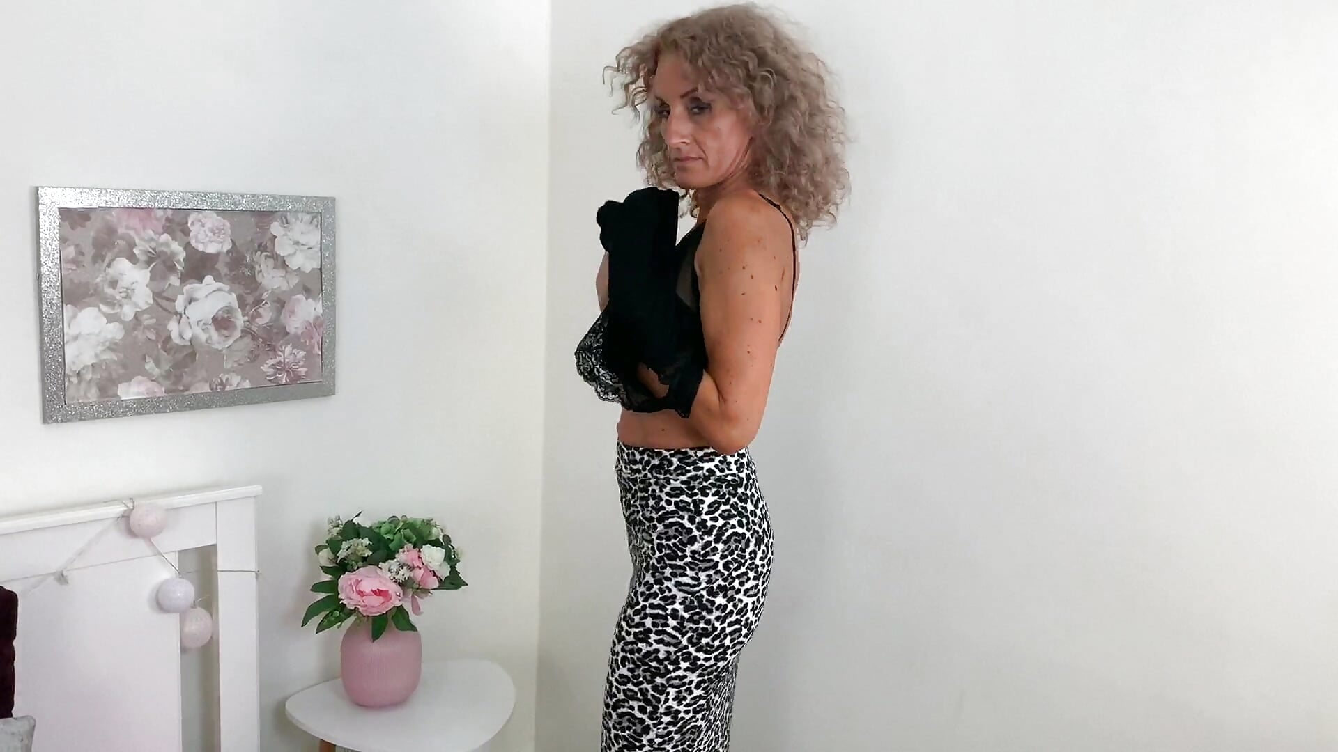 StripShow - video by Susane_Nori cam model