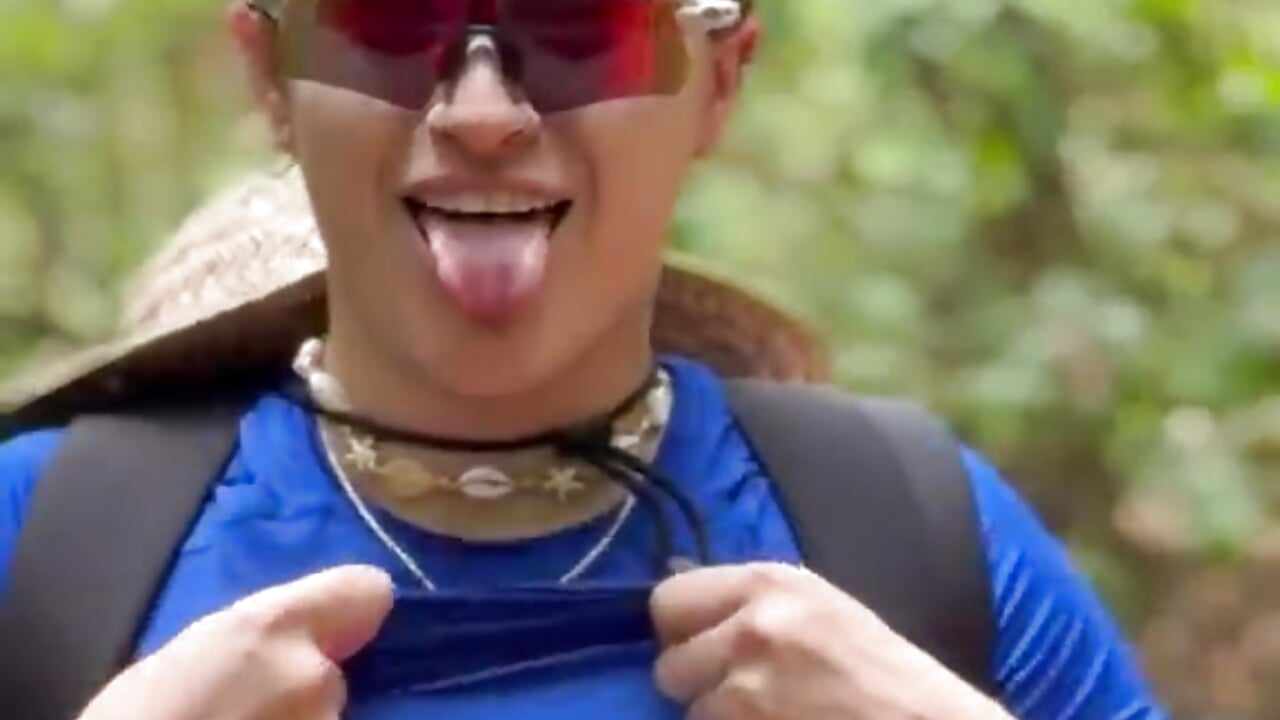 Boobs in the Jungle😍 - βίντεο μοντέλου marahotxx