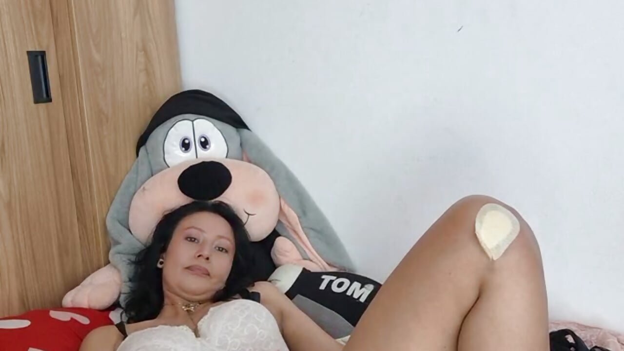 [23 Oct 16:14] Private Show - copy 23 Oct 22:27 – video od webkamerové modelky Miss-zoe7
