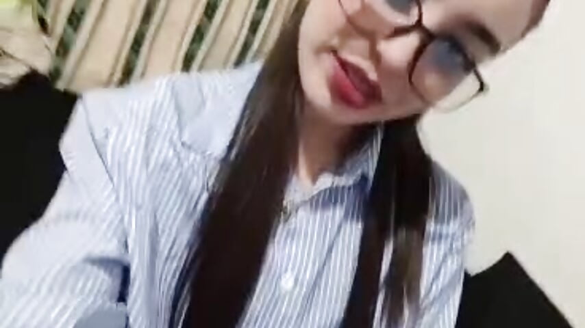 Oficce - video od modelky/modela Alison_blush