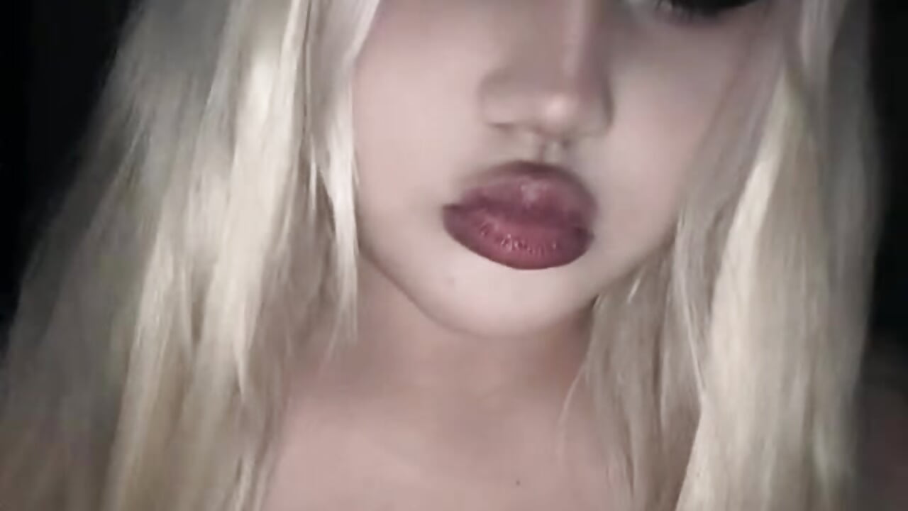 🦋 Behind the Velvet - clip cu JoniLangowski model videochat