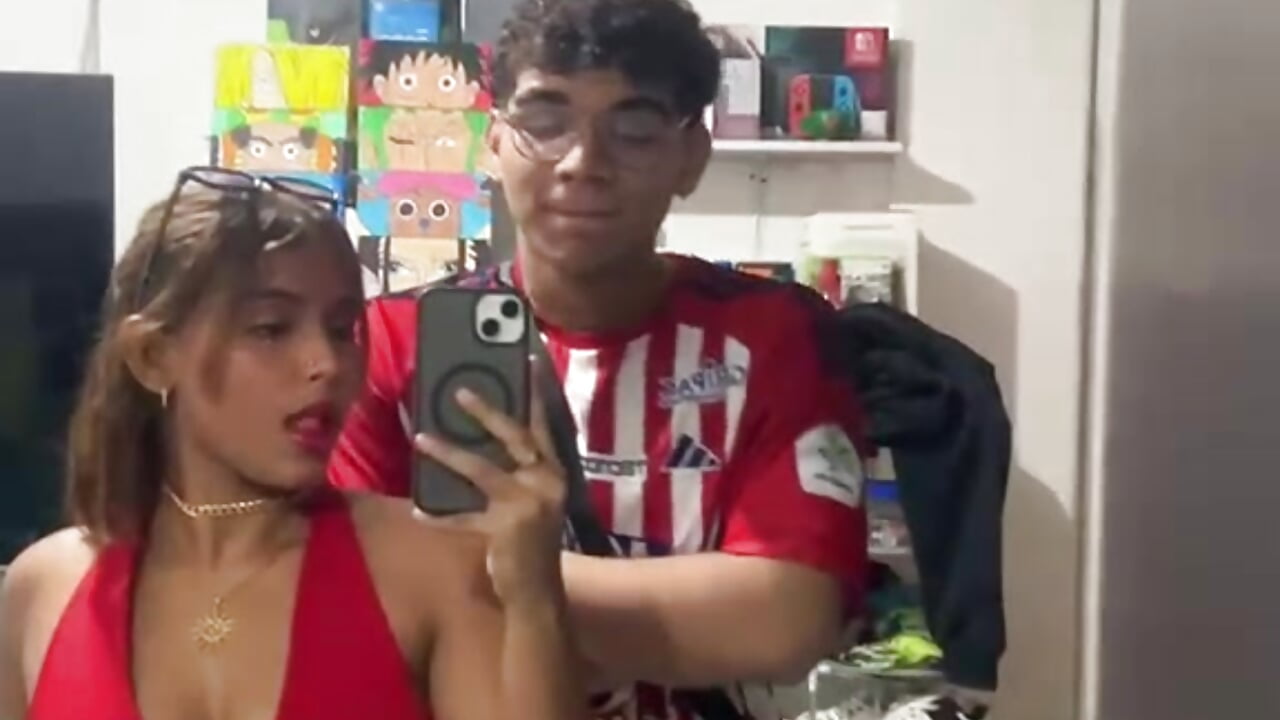 WhatsApp Video 2026-10-14 at 11,55,29 PM — filmik saboandrobin, modela(-lki) na kamerkach